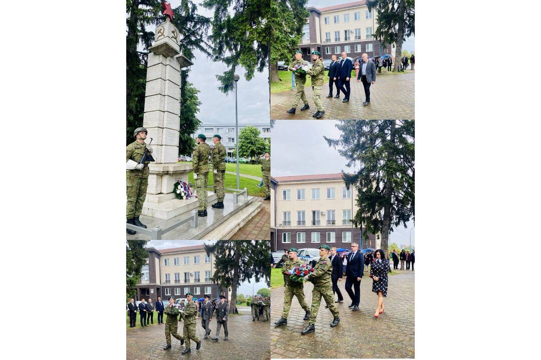 FOTO: Pietny akt kladenia vencov v Sobranciach a Michalovciach, foto 19