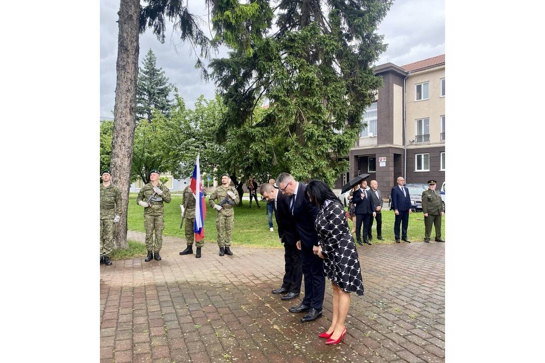 FOTO: Pietny akt kladenia vencov v Sobranciach a Michalovciach, foto 21