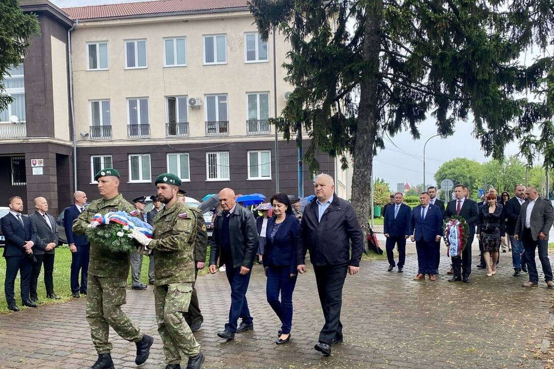 FOTO: Pietny akt kladenia vencov v Sobranciach a Michalovciach, foto 22