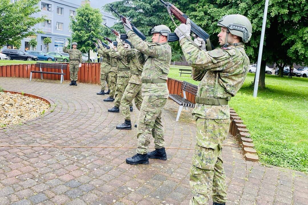 FOTO: Pietny akt kladenia vencov v Sobranciach a Michalovciach, foto 25