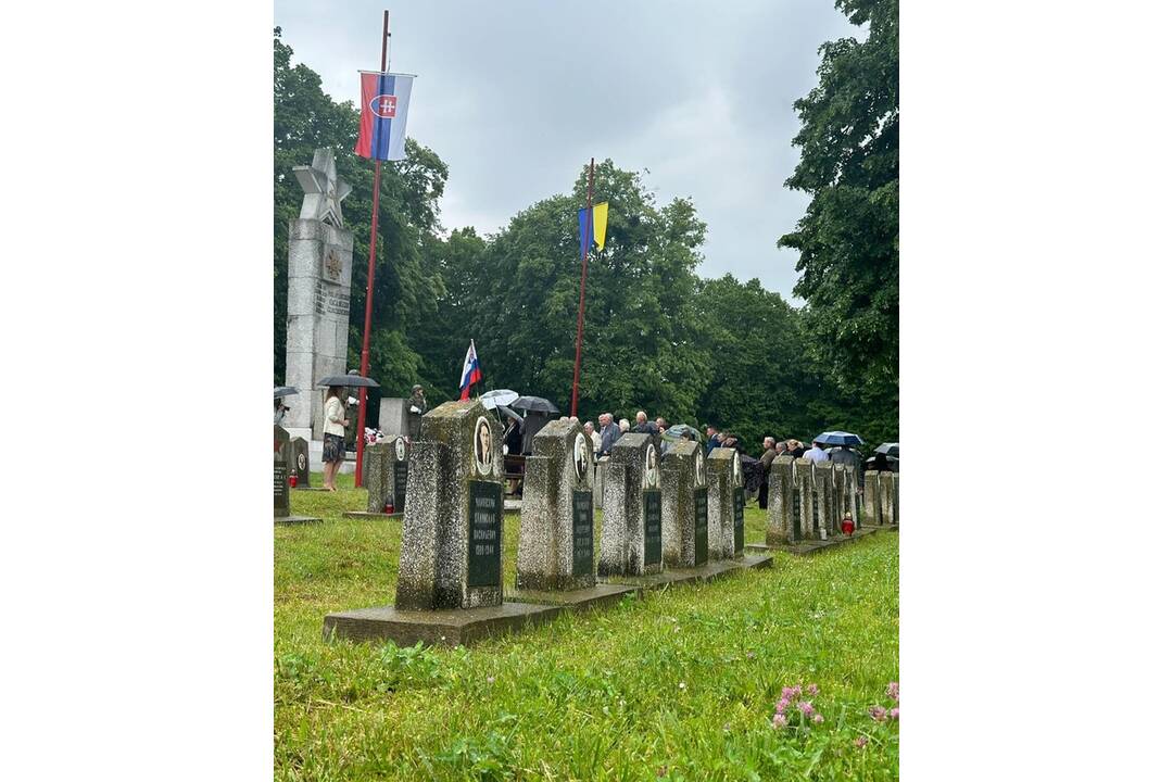 FOTO: Pietny akt kladenia vencov v Sobranciach a Michalovciach, foto 27