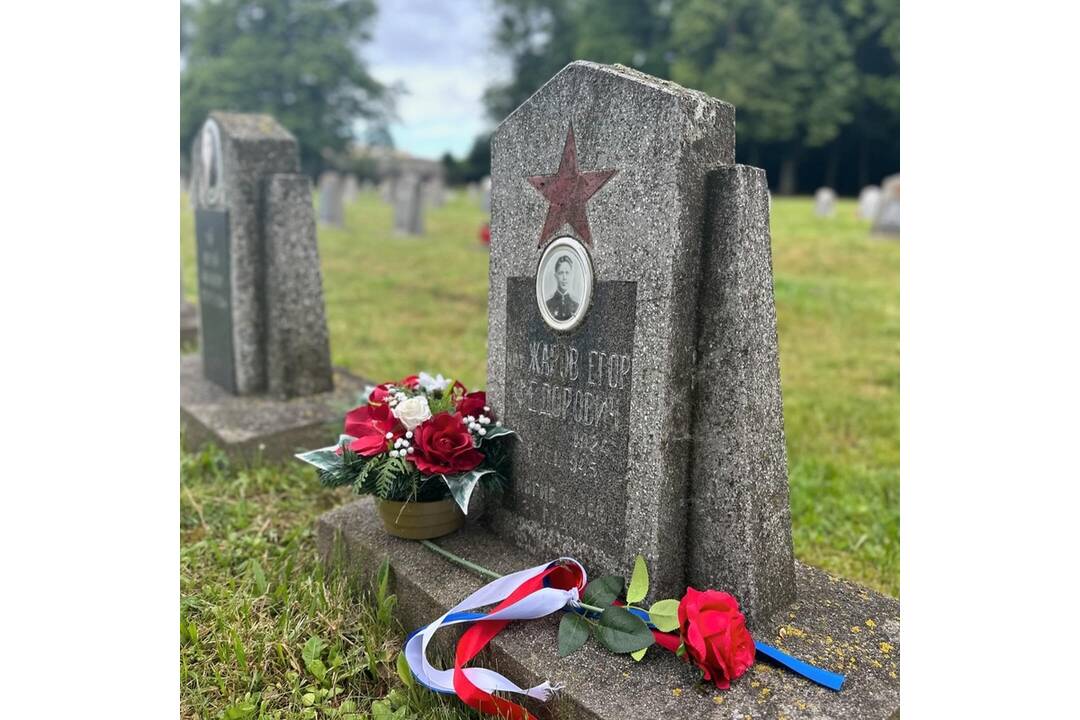 FOTO: Pietny akt kladenia vencov v Sobranciach a Michalovciach, foto 33