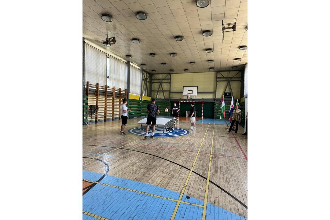 FOTO: Košickí študenti dostali nový teqballový stôl, foto 2