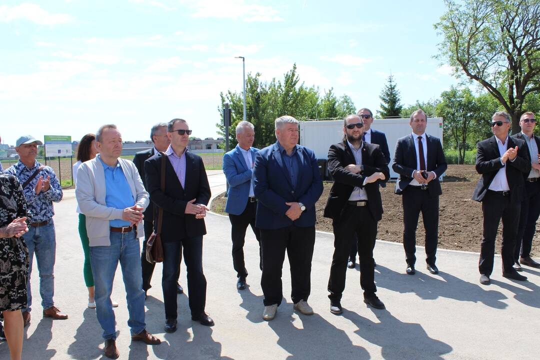 FOTO: V Trebišove otvorili novú kompostáreň, foto 48