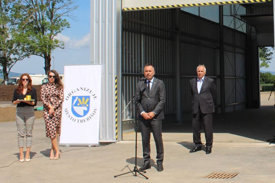 FOTO: V Trebišove otvorili novú kompostáreň, foto 50