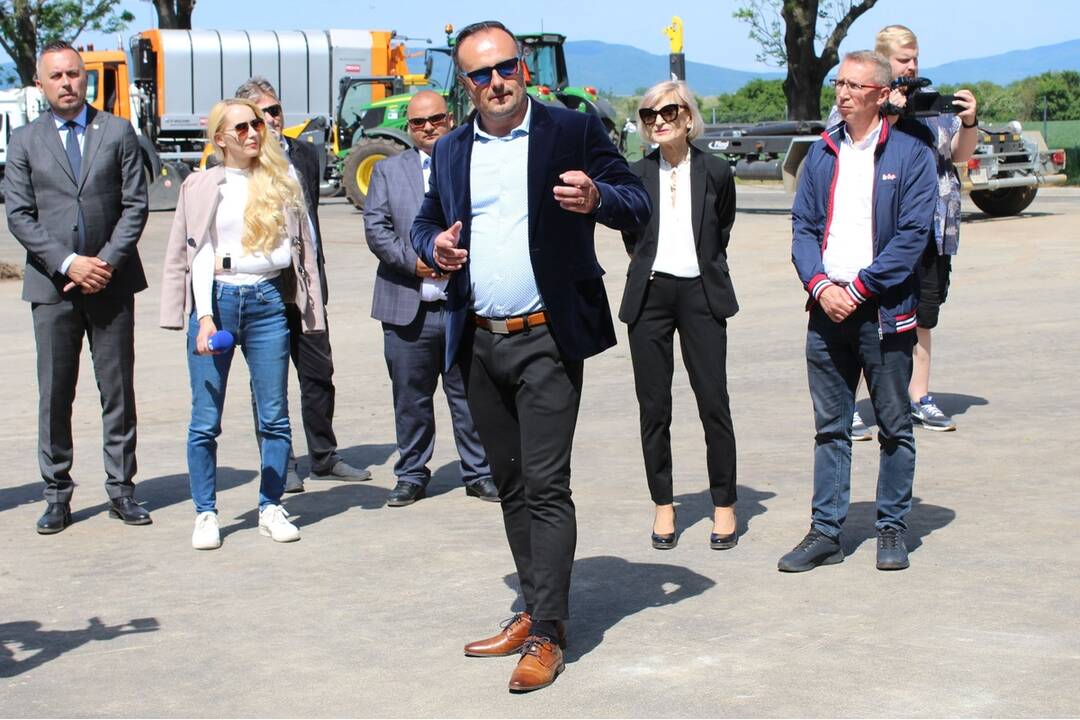 FOTO: V Trebišove otvorili novú kompostáreň, foto 54