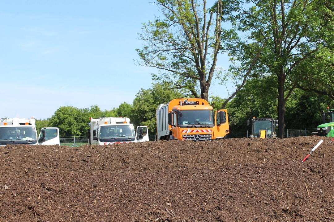 FOTO: V Trebišove otvorili novú kompostáreň, foto 61