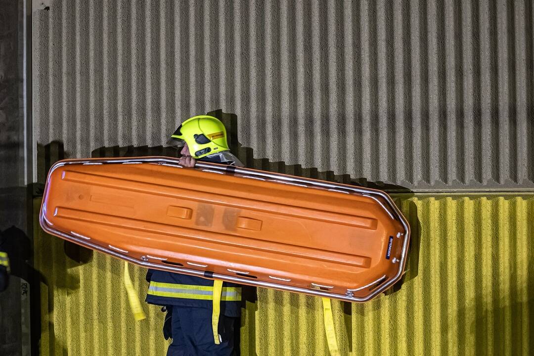 FOTO: Tragická zrážka rýchlika s nákladným vlakom v Pardubiciach, foto 13