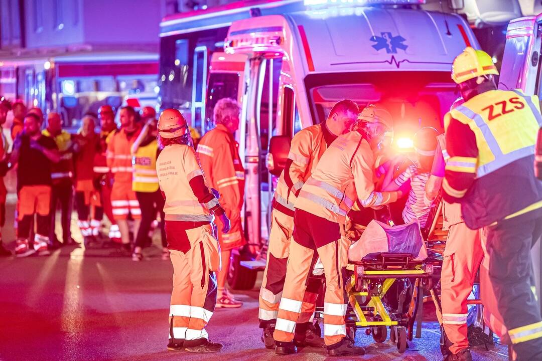 FOTO: Tragická zrážka rýchlika s nákladným vlakom v Pardubiciach, foto 20