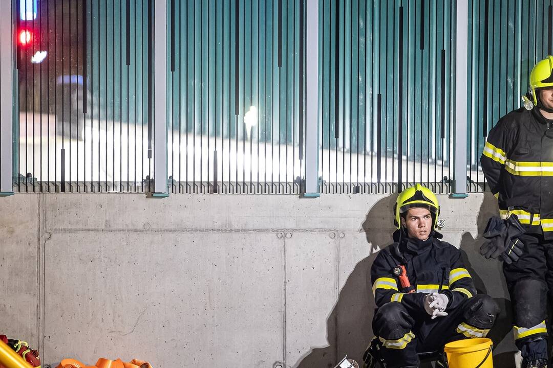 FOTO: Tragická zrážka rýchlika s nákladným vlakom v Pardubiciach, foto 21