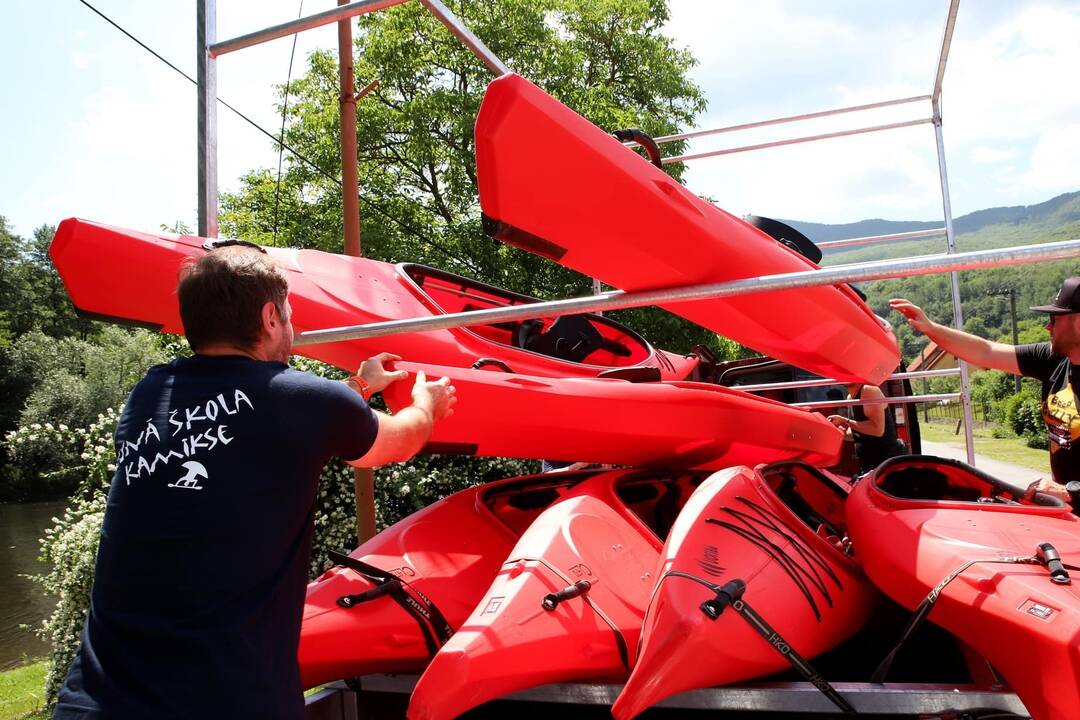 FOTO: Slávnostné otvorenie systému samoobslužných požičovní kajakov na Hornáde, foto 7
