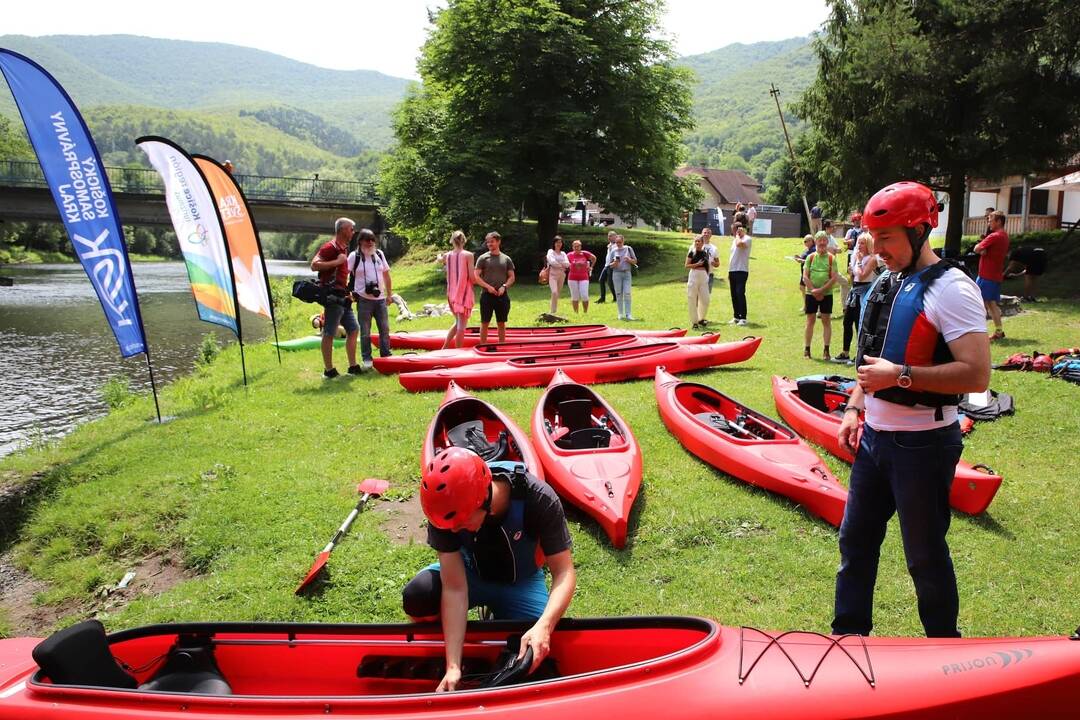 FOTO: Slávnostné otvorenie systému samoobslužných požičovní kajakov na Hornáde, foto 1