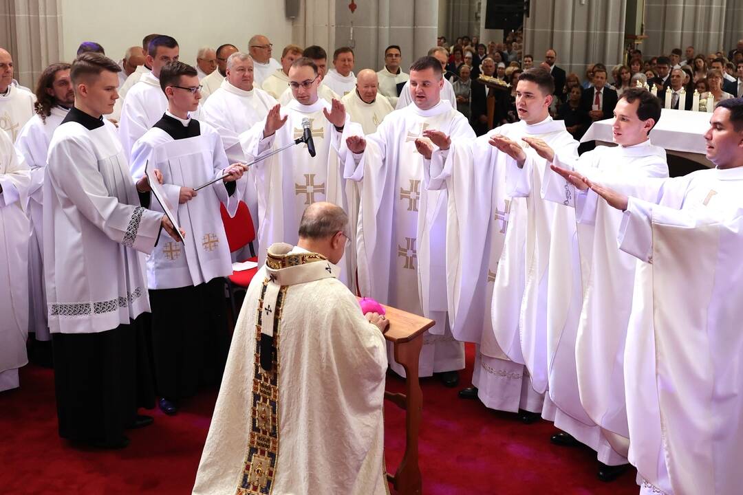 FOTO: Košická arcidiecéza spoznala svojich nových kňazov a diakonov, foto 5