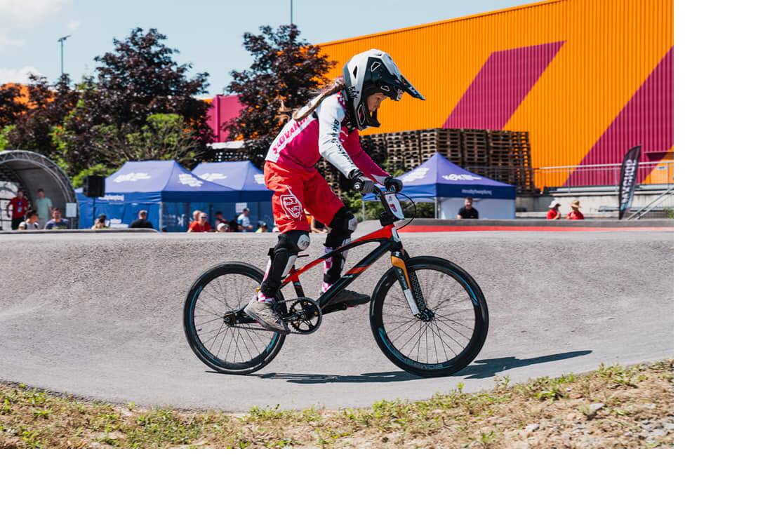 FOTO: Košičania majú nový pumptrack. Otestovali ho profesionálni jazdci, foto 5