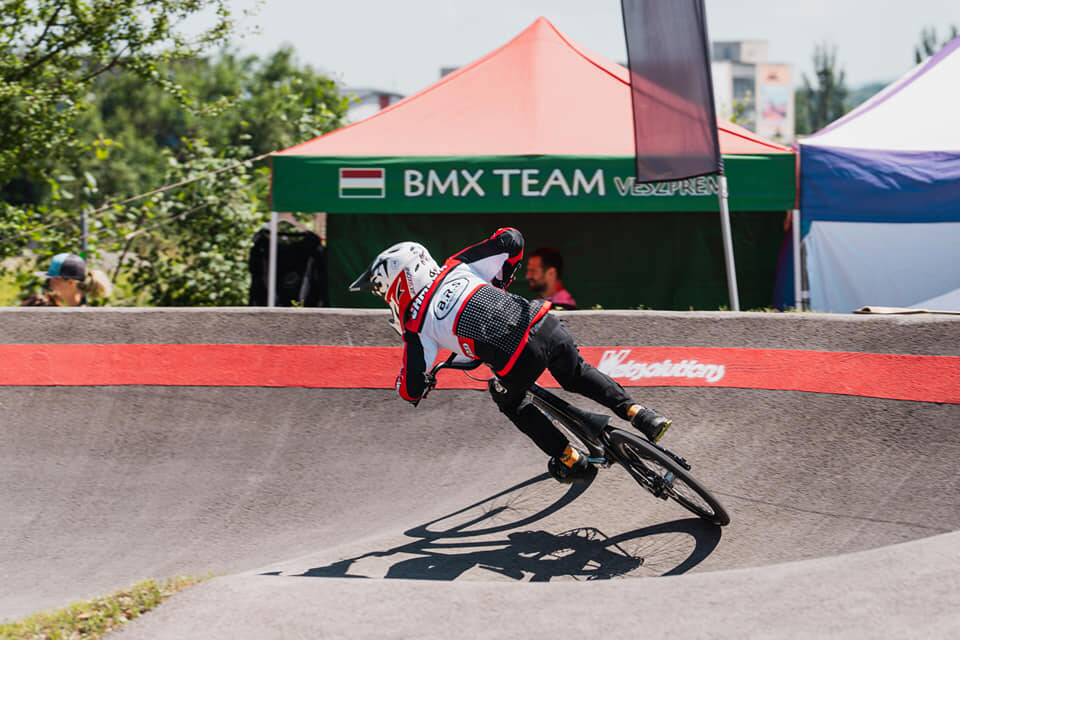 FOTO: Košičania majú nový pumptrack. Otestovali ho profesionálni jazdci, foto 7