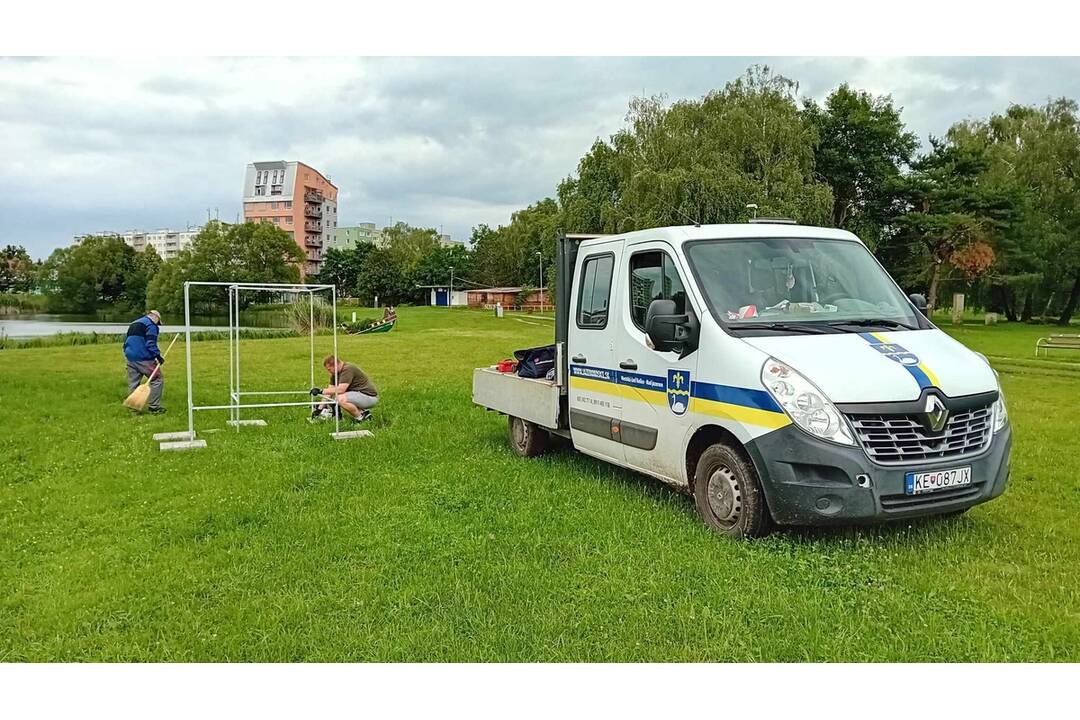 FOTO: V mestskej časti Nad jazerom prebiehajú údržbové práce, foto 3