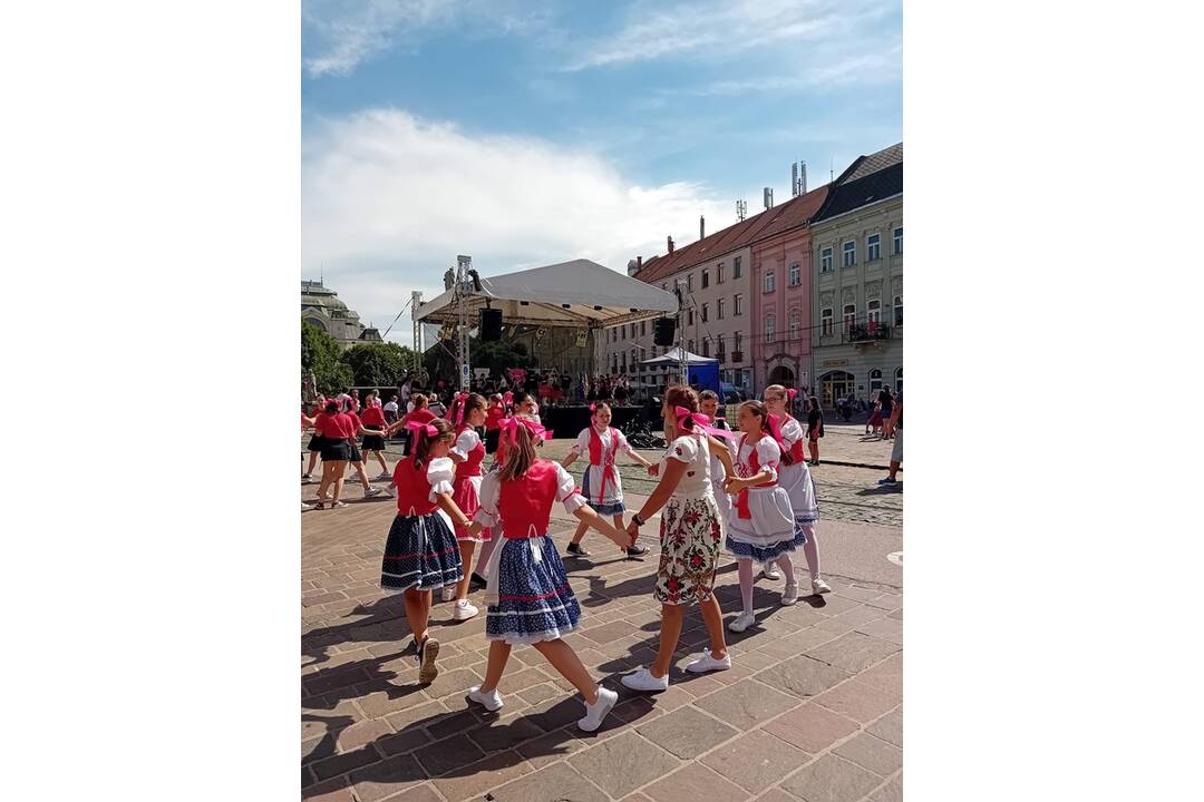 FOTO: Tancovanie karičky na Hlavnej ulici v Košiciach, foto 4