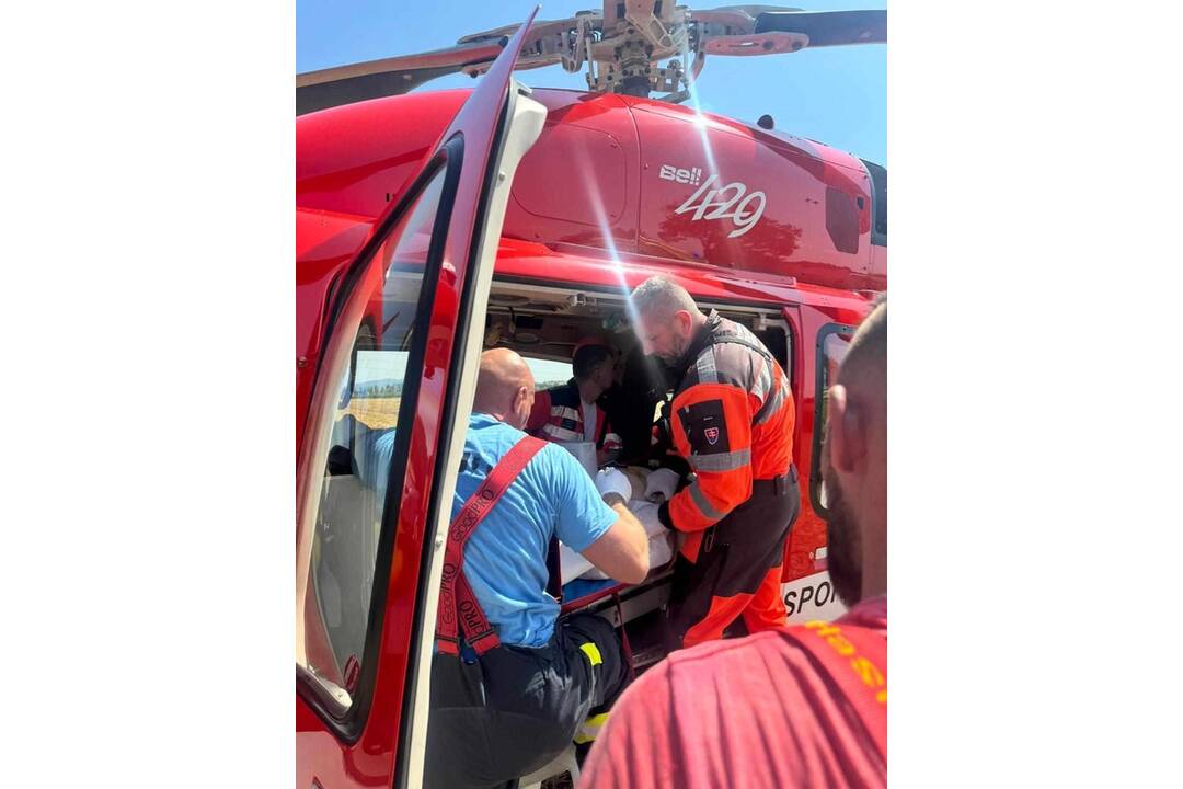 FOTO: Tragická nehoda v Čeľovciach si vyžiadala jeden ľudský život, foto 9