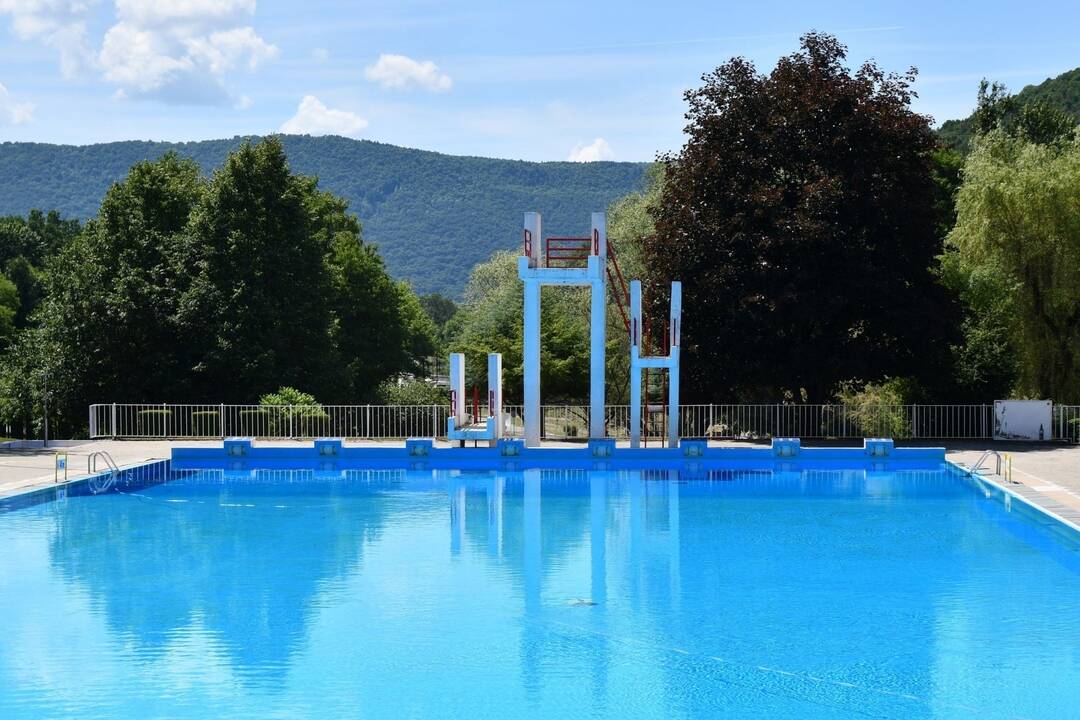 FOTO: Na kúpalisku v Rožňave sa nielen osviežite, ale si aj zašportujete, foto 6