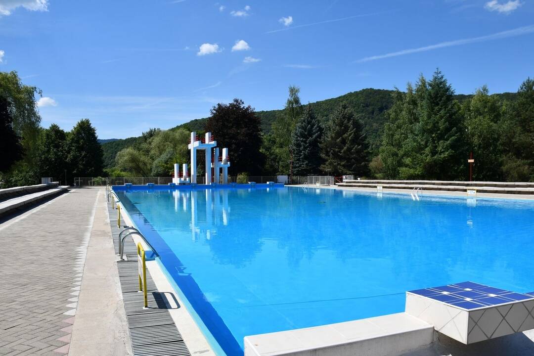 FOTO: Na kúpalisku v Rožňave sa nielen osviežite, ale si aj zašportujete, foto 7