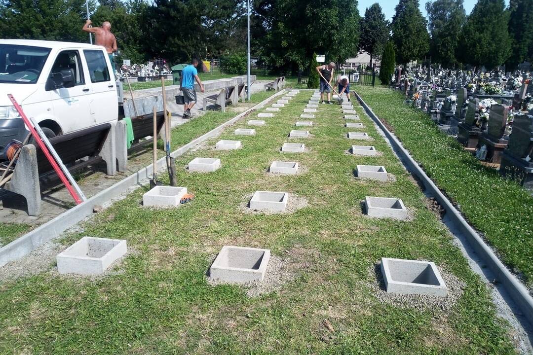 FOTO: V Trebišove sprístupnili nový urnový háj a lapidárium, foto 4