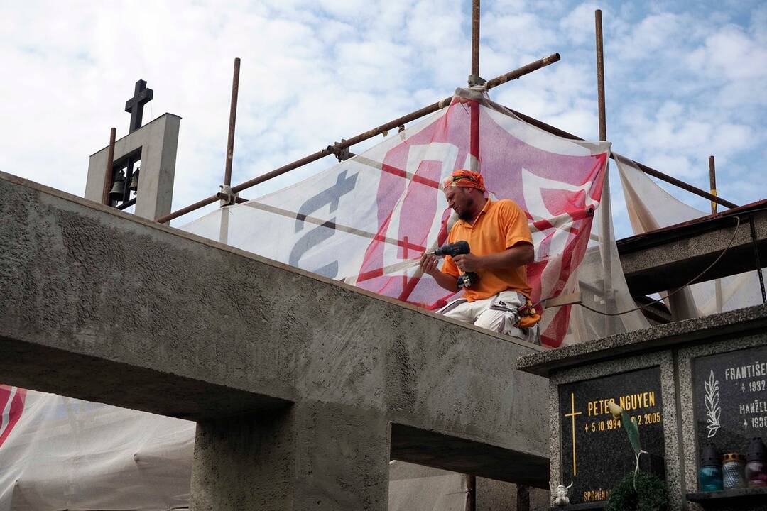 FOTO: Stavebné práce na portáloch na Verejnom cintoríne, foto 3