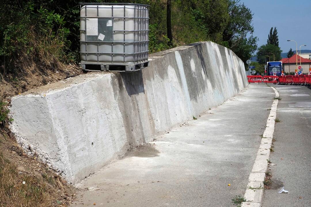 FOTO: Stavebné práce na opornom múre na Rastislavovej obmedzujú dopravu, foto 1
