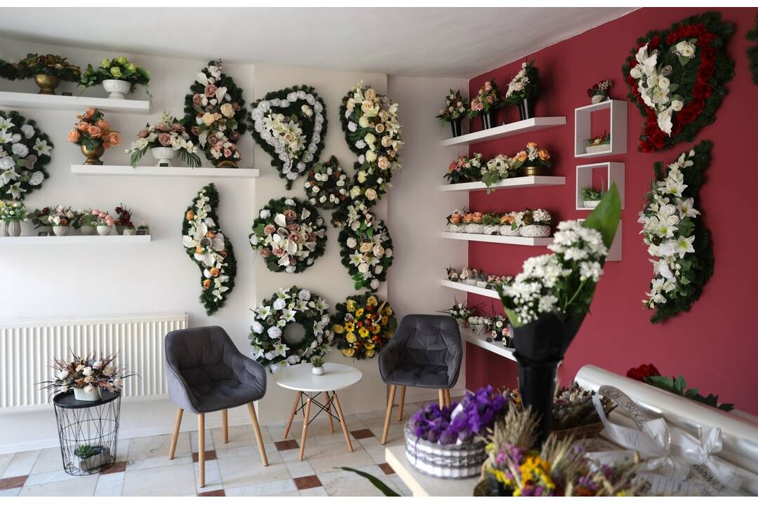 FOTO: Na Verejnom cintoríne v Košiciach otvorili nové kvetinárstvo, foto 8