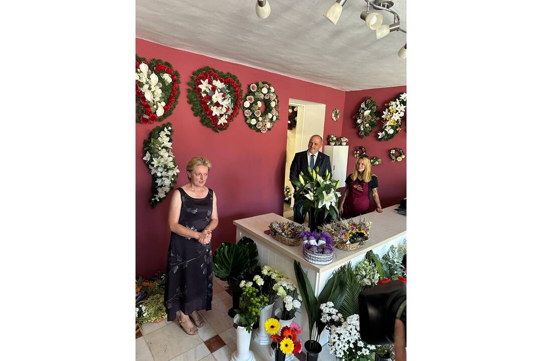 FOTO: Na Verejnom cintoríne v Košiciach otvorili nové kvetinárstvo, foto 11