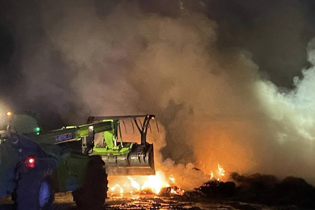 FOTO: Požiar poľa Čerhov, foto 13