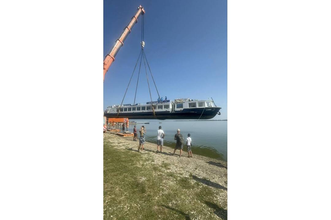 FOTO: Výletná loď Labe sa dostala do cieľa. Prebádajte na jej palube Zemplínsku Šíravu, foto 19