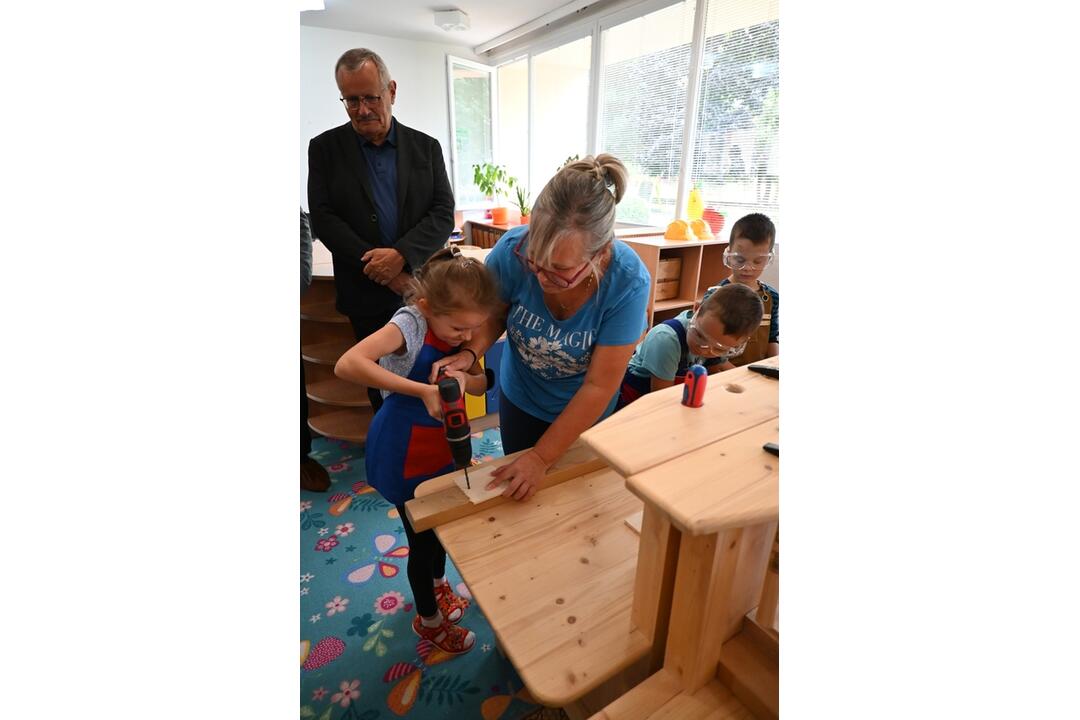 FOTO: Malí technici v akcii. Škôlkari z Jilemnického vyrábajú vlastné modely a učia sa základy techniky, foto 3