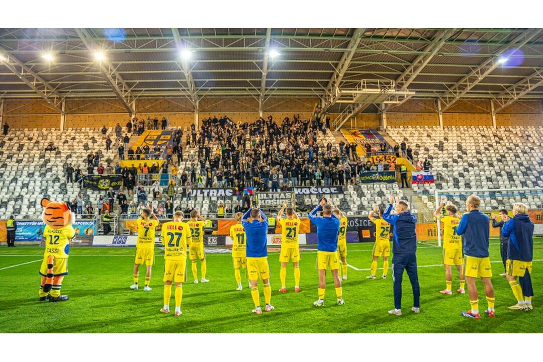 FOTO: Košickú futbalovú arénu zaplnili farby Košíc a Trnavy. Atmosféru dotváralo vyše 5-tisíc divákov, foto 22