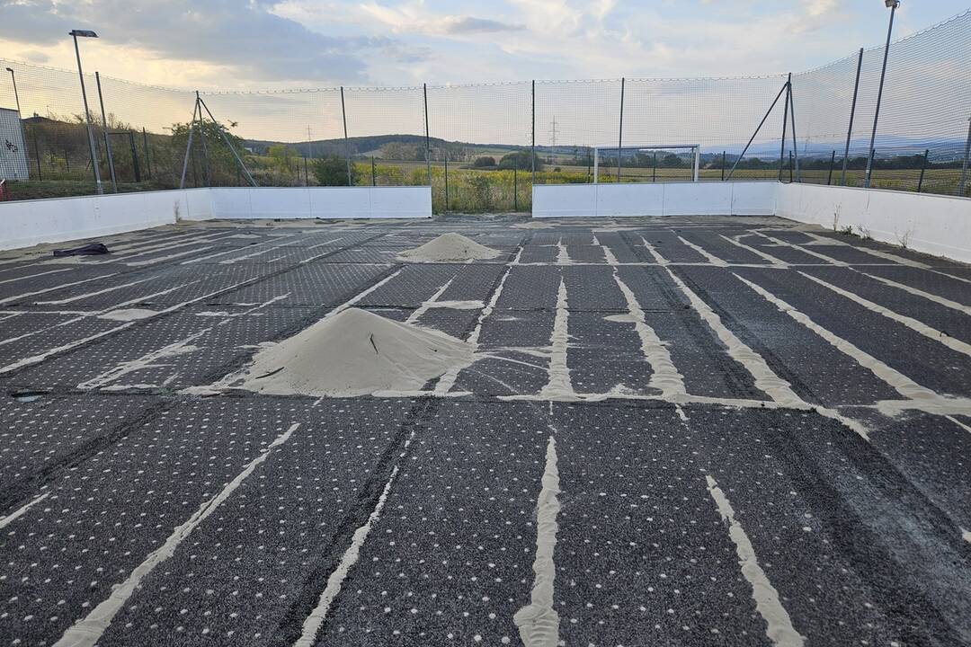 FOTO: Mestská časť Košice - Krásna zrekonštruovala multifunkčné ihrisko, foto 4