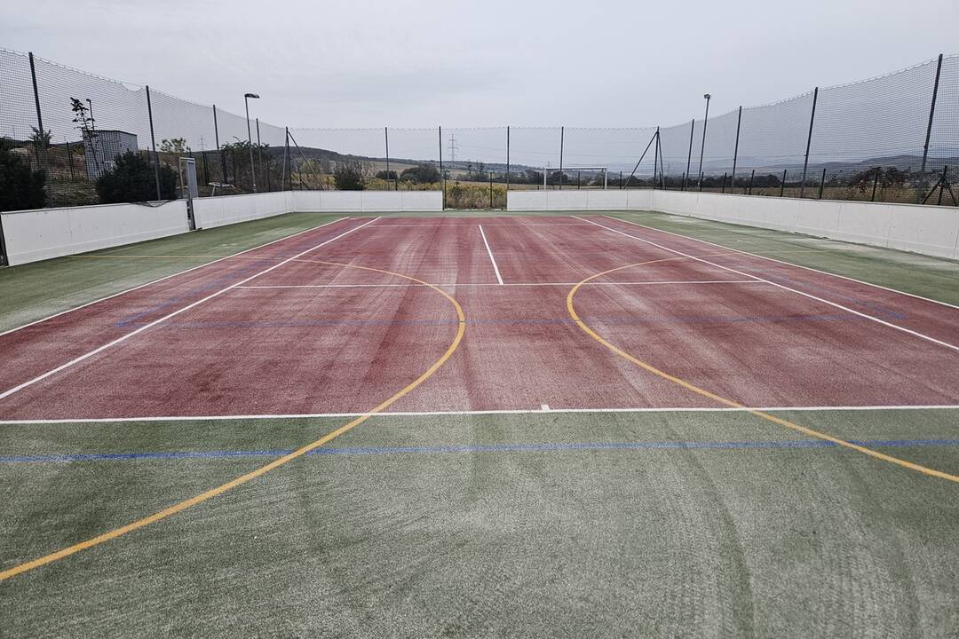 FOTO: Mestská časť Košice - Krásna zrekonštruovala multifunkčné ihrisko, foto 9