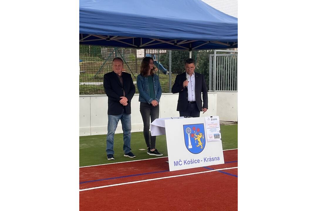 FOTO: Mestská časť Košice - Krásna zrekonštruovala multifunkčné ihrisko, foto 8