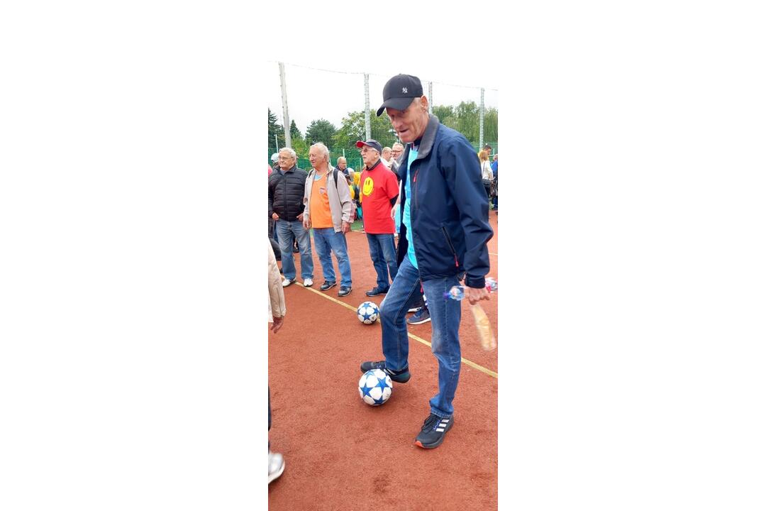 FOTO: Športový duch, odhodlanie aj víťazstvá. Košickí seniori súťažili na Jesennej olympiáde, foto 2