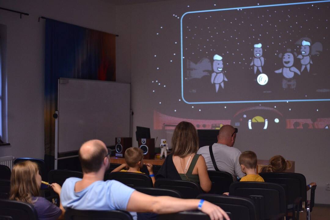 FOTO: V Krajskej hvezdárni v Michalovciach otvorili novú multifunkčnú sieň Galileo, foto 6