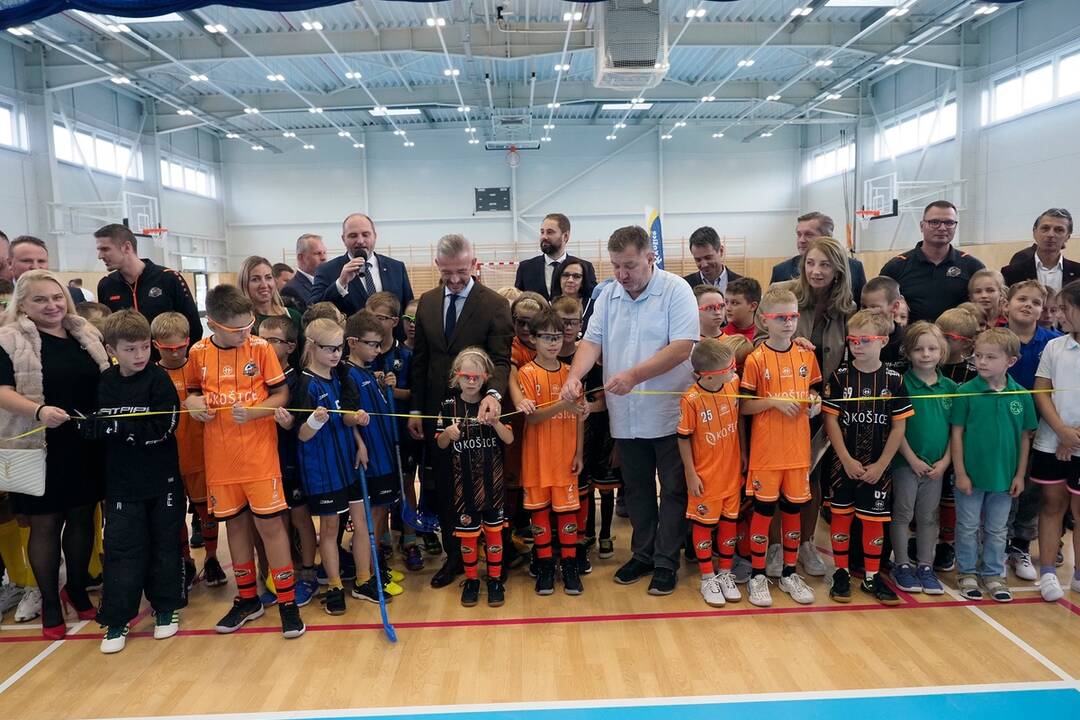 FOTO: Nová športová hala v Ťahanovciach teší mladých športovcov, foto 14