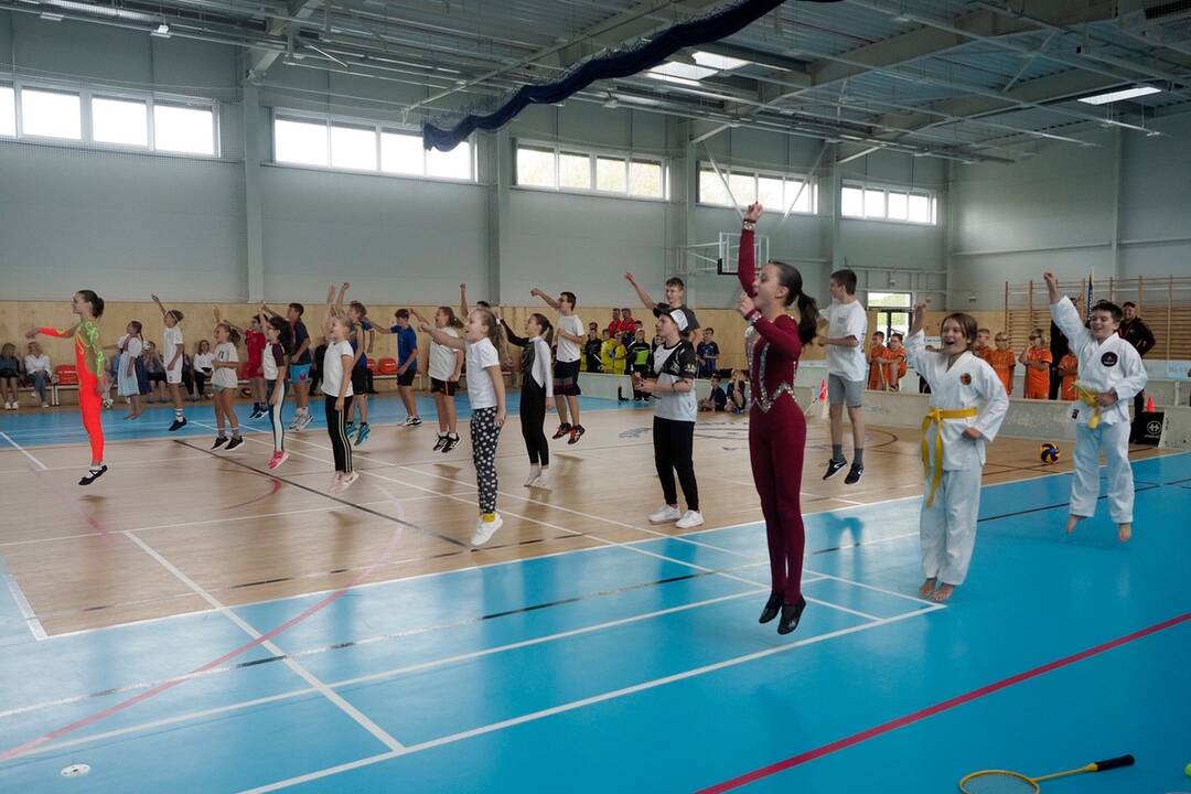 FOTO: Nová športová hala v Ťahanovciach teší mladých športovcov, foto 18