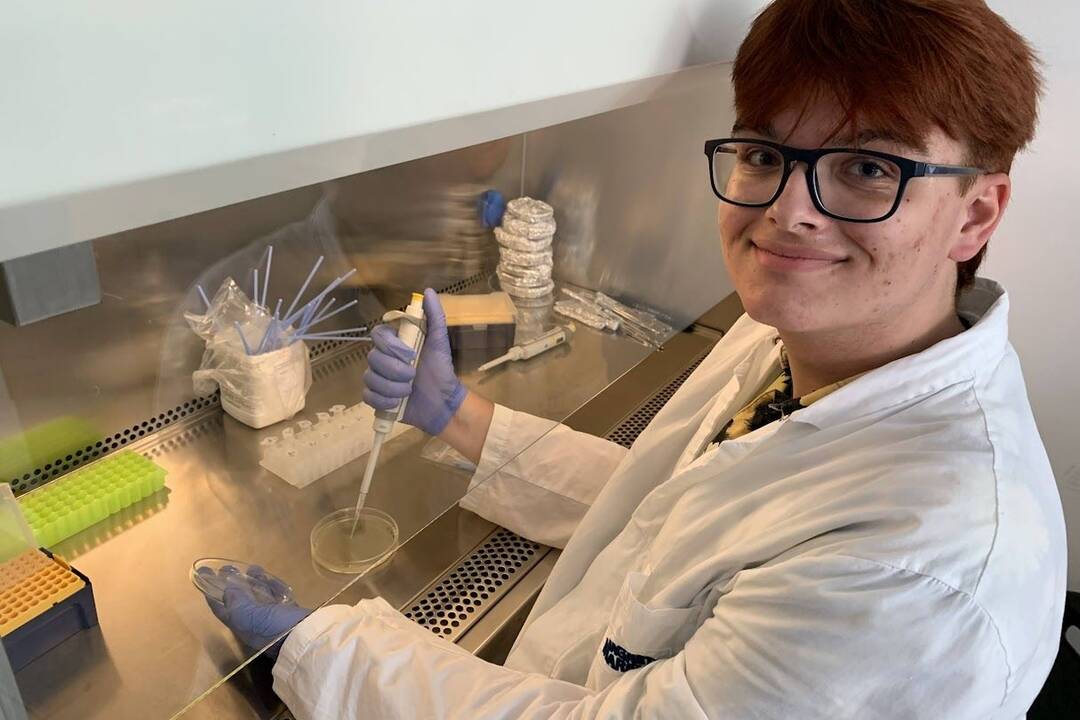 FOTO: Dvojica študentov prišla na to, ako zlikvidovať nebezpečné PCB látky, foto 3