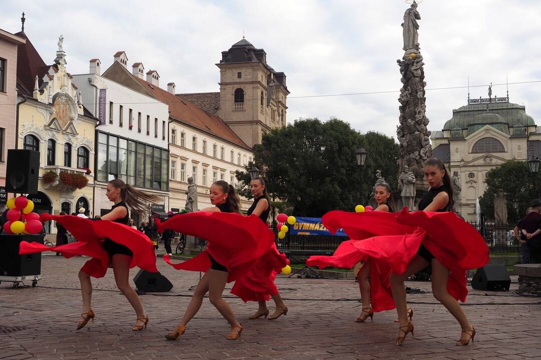 FOTO: Košickí študenti premenili Hlavnú ulicu na španielsku La Ramblu, foto 6