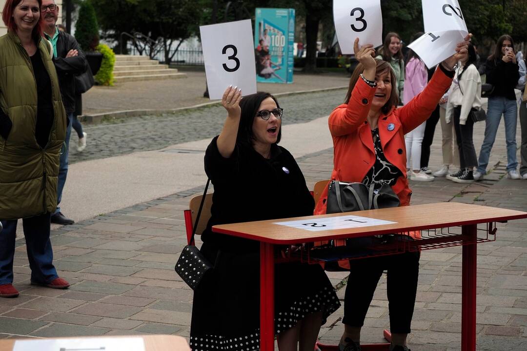 FOTO: Košickí študenti premenili Hlavnú ulicu na španielsku La Ramblu, foto 18
