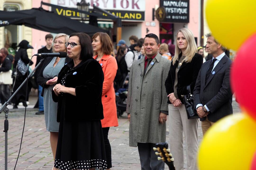 FOTO: Košickí študenti premenili Hlavnú ulicu na španielsku La Ramblu, foto 23