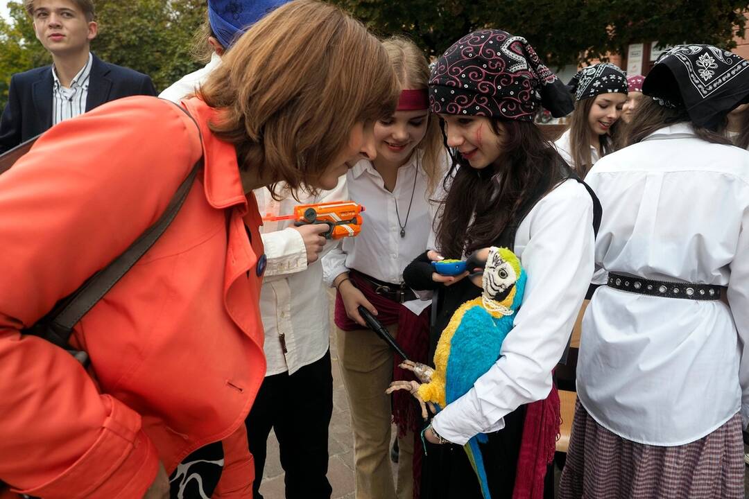 FOTO: Košickí študenti premenili Hlavnú ulicu na španielsku La Ramblu, foto 39