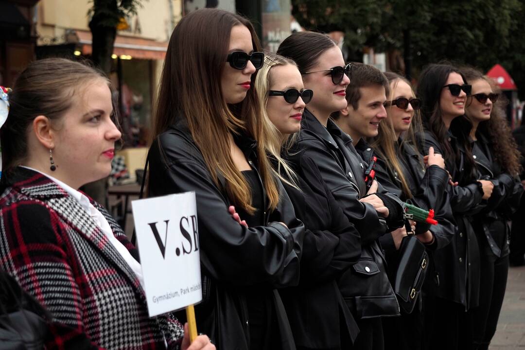 FOTO: Košickí študenti premenili Hlavnú ulicu na španielsku La Ramblu, foto 41