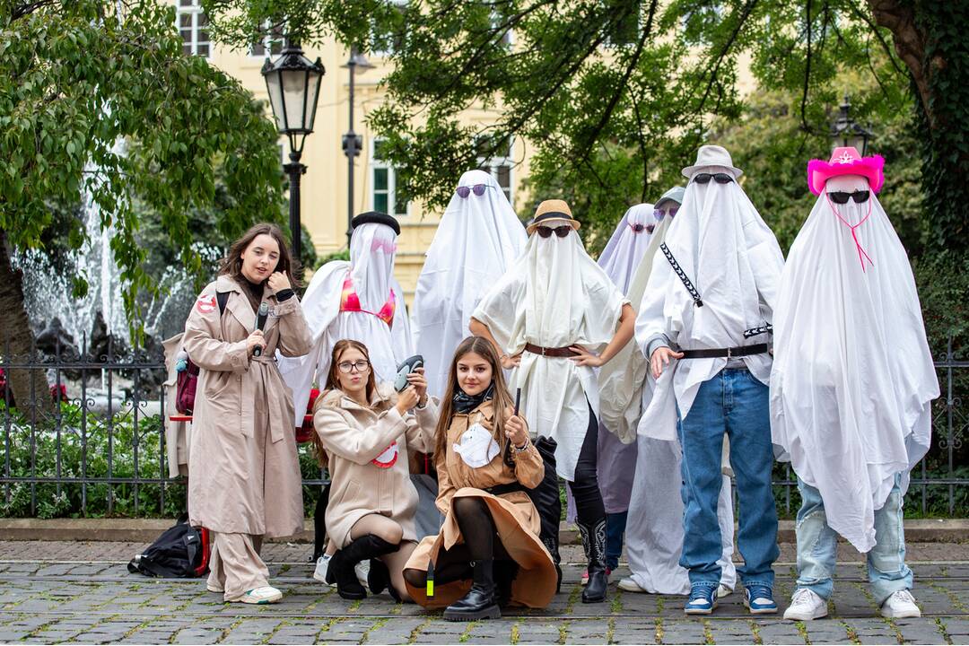 FOTO: Košickí študenti premenili Hlavnú ulicu na španielsku La Ramblu, foto 44