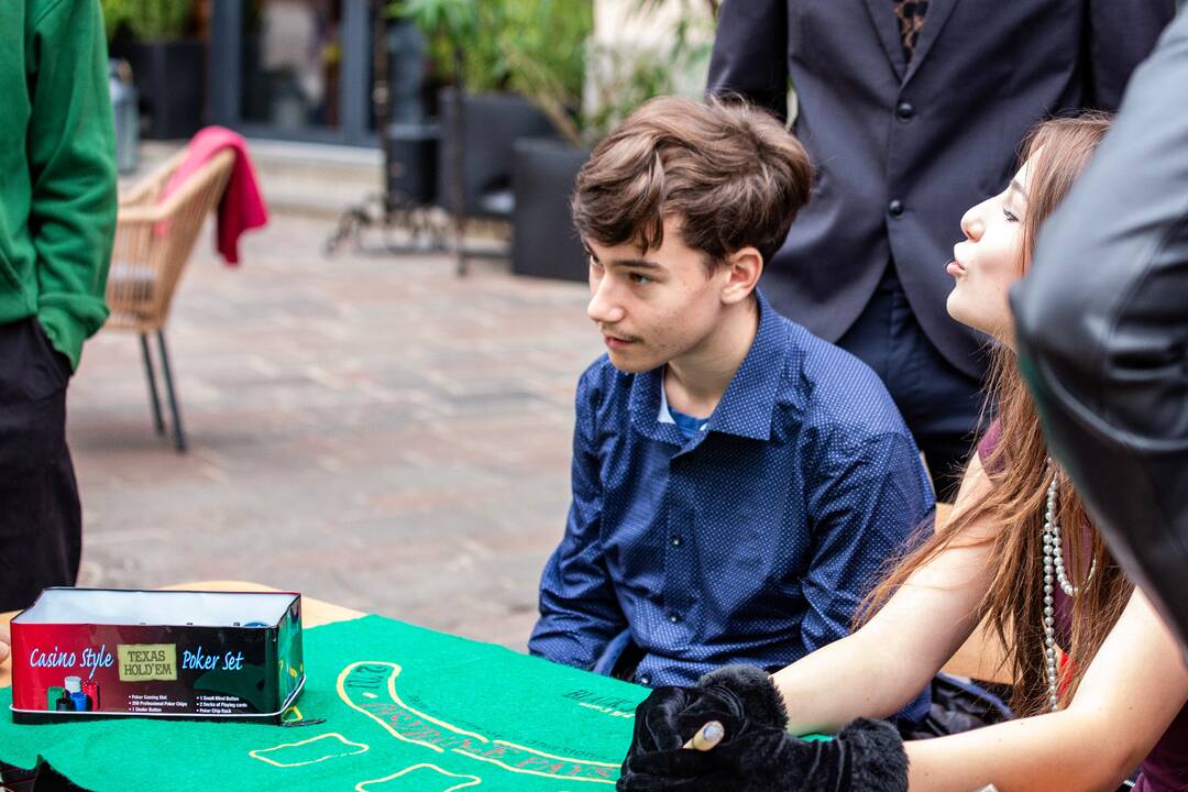 FOTO: Košickí študenti premenili Hlavnú ulicu na španielsku La Ramblu, foto 47