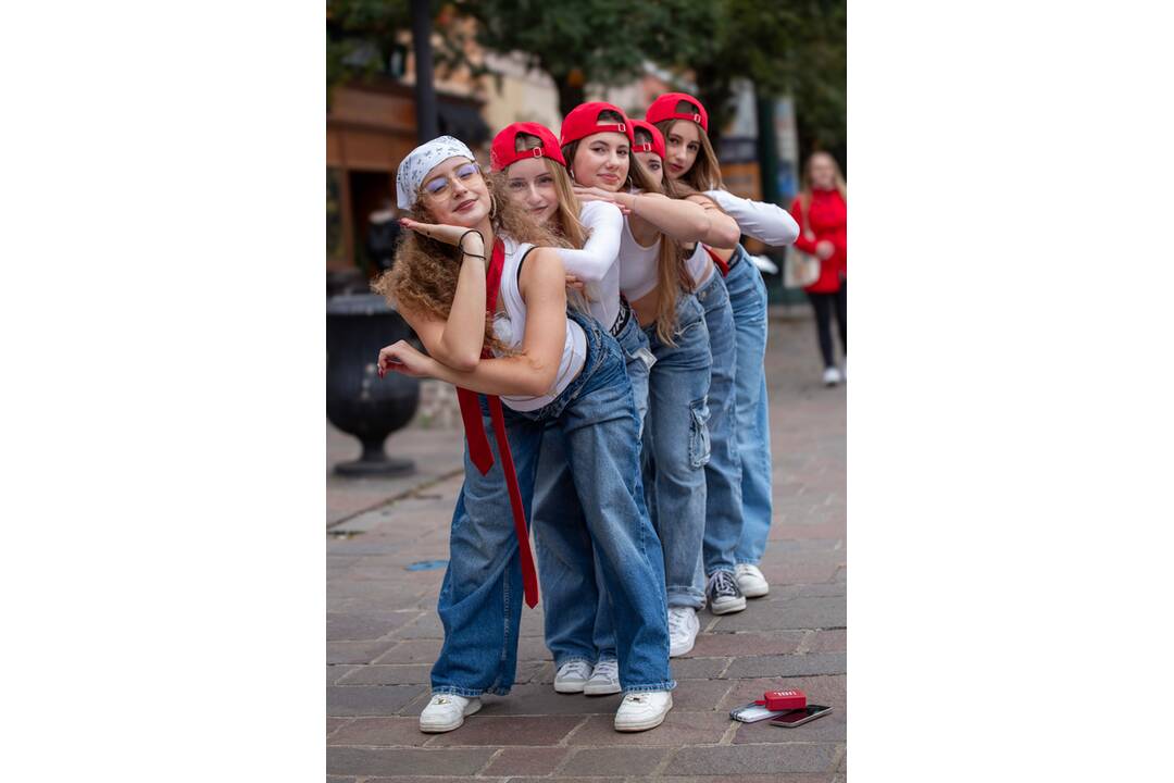 FOTO: Košickí študenti premenili Hlavnú ulicu na španielsku La Ramblu, foto 50