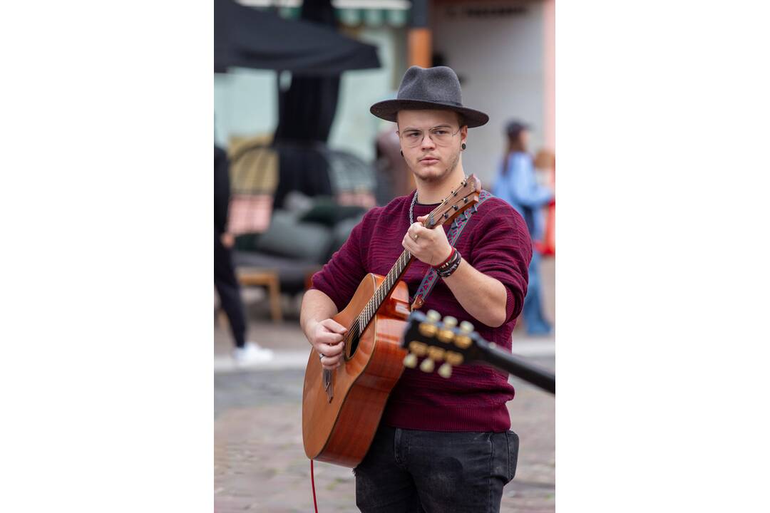 FOTO: Košickí študenti premenili Hlavnú ulicu na španielsku La Ramblu, foto 56